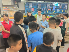 <b>现场示看食物出产日期和保质期</b>